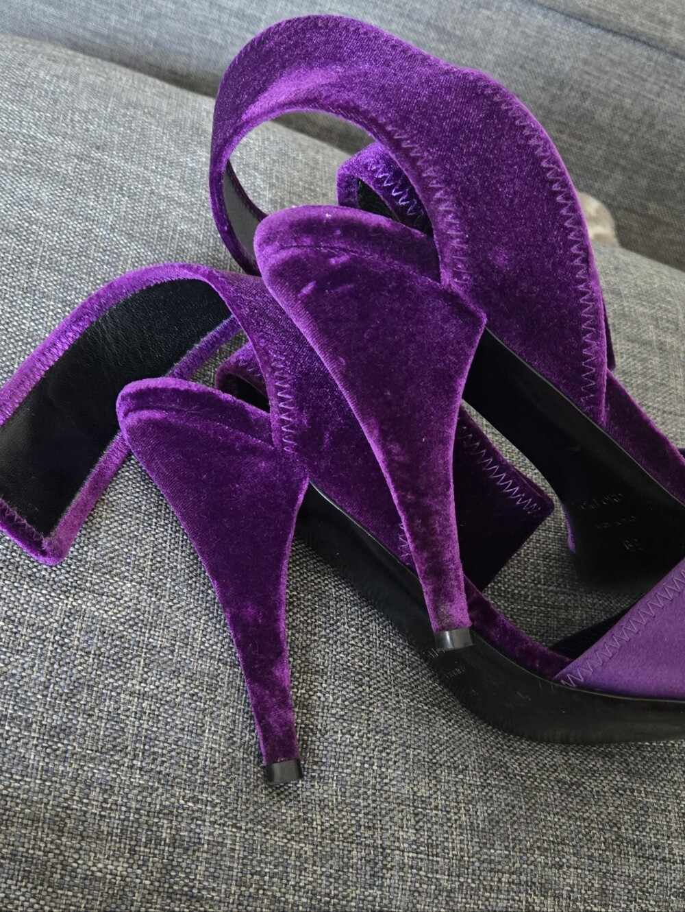 TOM FORD Velvet D'orsay Pumps Heels Size US 8.5/ EUR 39 Purple Leather - Picture 10 of 14